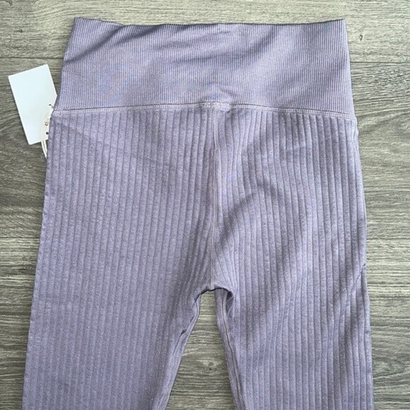 GOOD AMERICAN Seamless Legging Small/Medium Pastel Purple Ribbed Activewear NWT - Picture 10 of 12